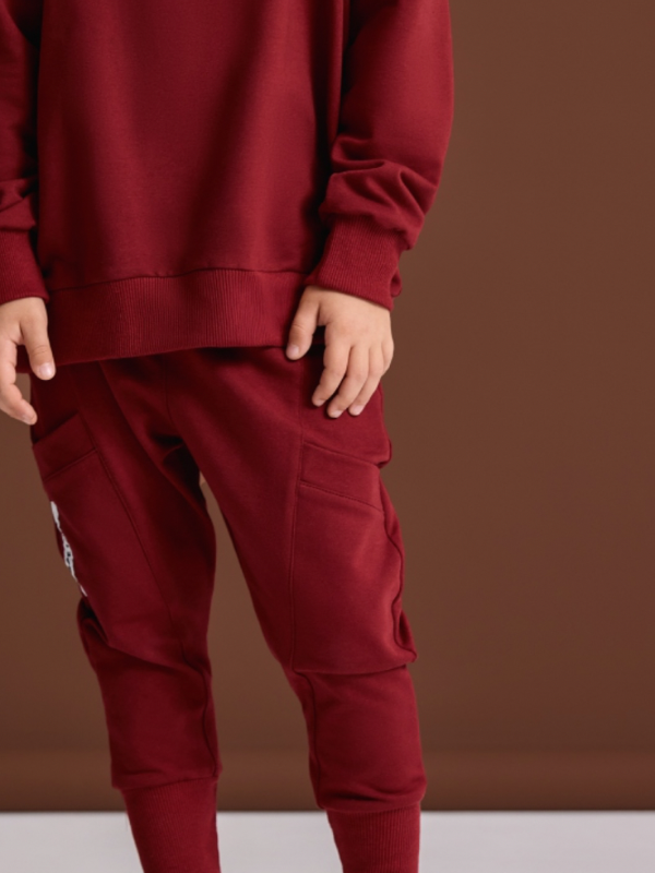 Untitled design 108 Spodnie Dresowe Bordowe Loose Bluzz - obrazek 3